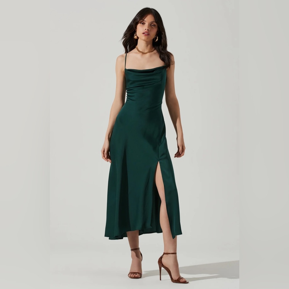 Astr the Label - Gaia midi dress in hunter green